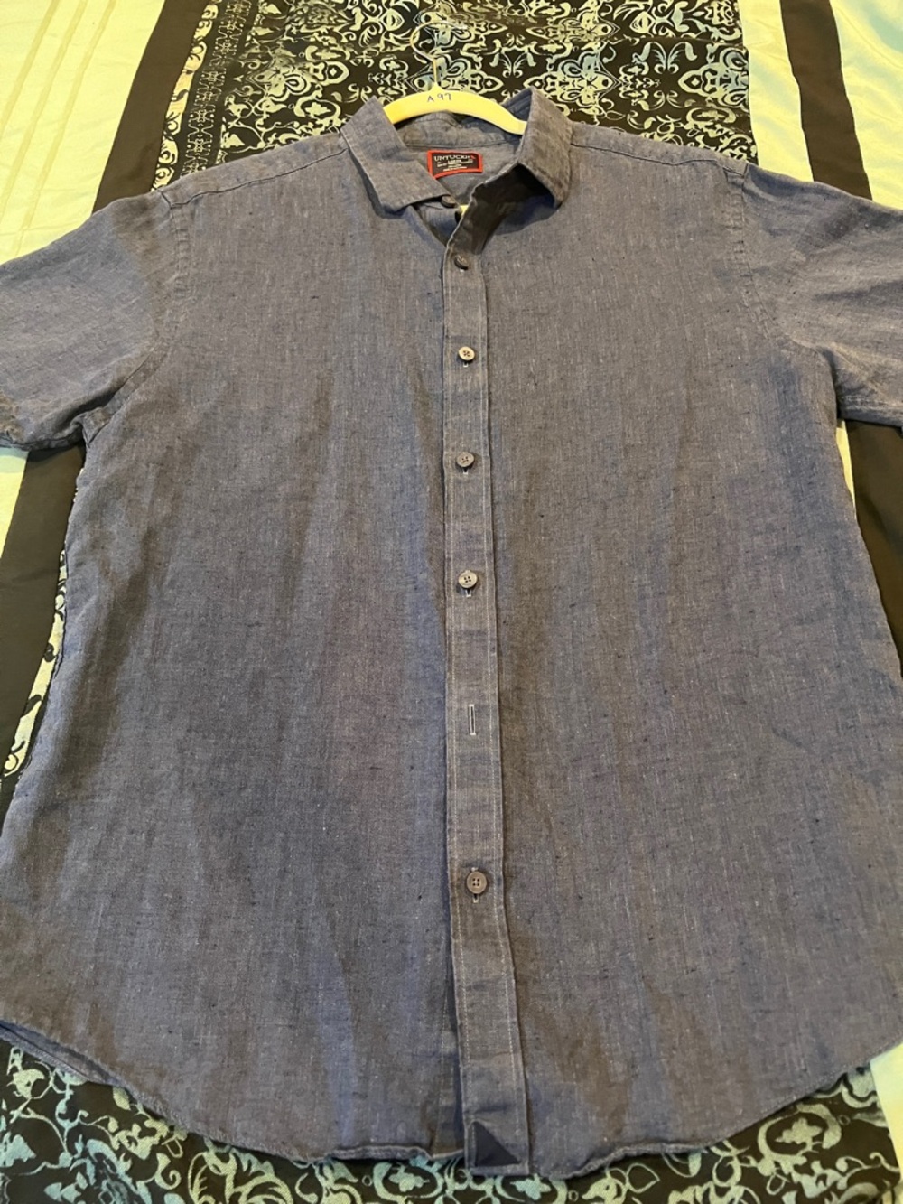 UNTUCKit Men's Short-Sleeve Chambray Button-Down Shirt - Blue - Picture 2 of 7